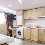 罗兰套房酒店 5*