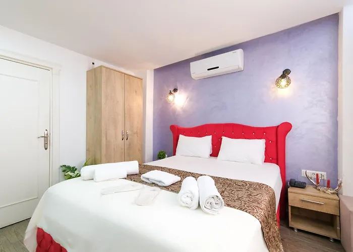 Отель Loren Hotel&suites