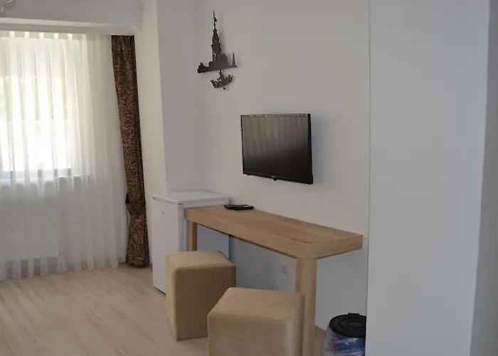 Loren Hotel&suites Отель